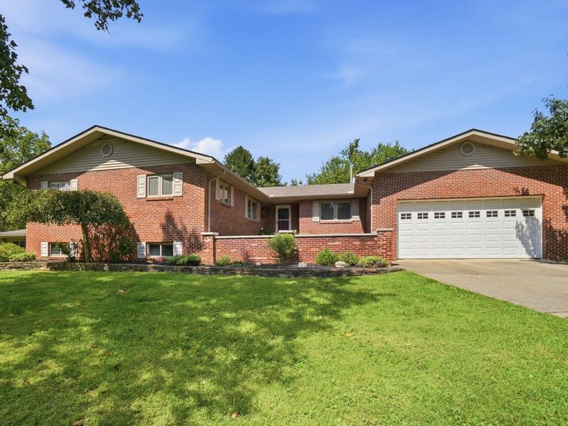 5421 Harrisburg Georgesville Road, Grove City, OH 43123 Photo 1