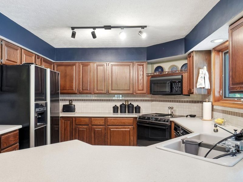 5421 Harrisburg Georgesville Road, Grove City, OH 43123 Photo 15