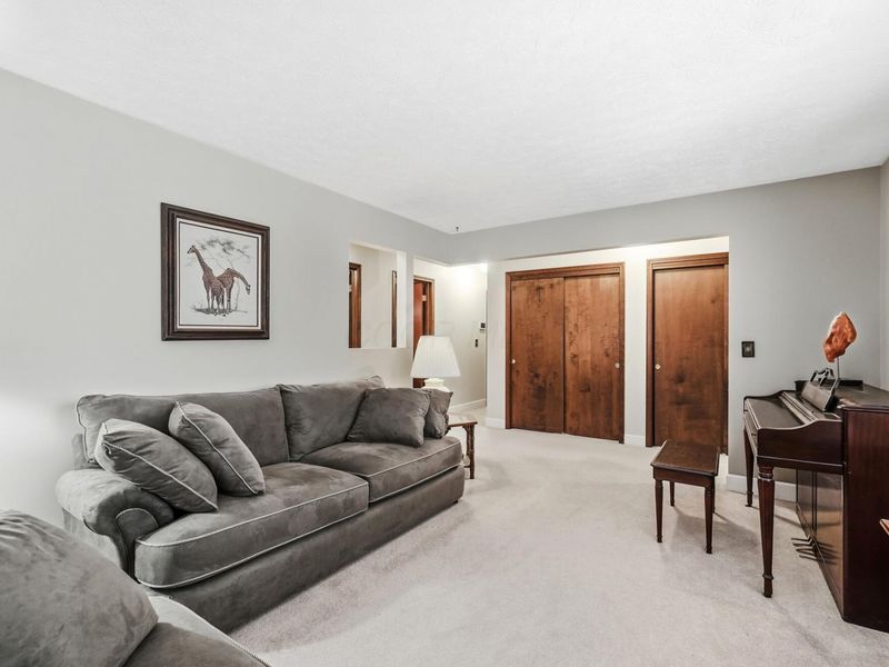 5421 Harrisburg Georgesville Road, Grove City, OH 43123 Photo 24
