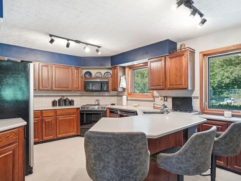 5421 Harrisburg Georgesville Road, Grove City, OH 43123 Photo 3