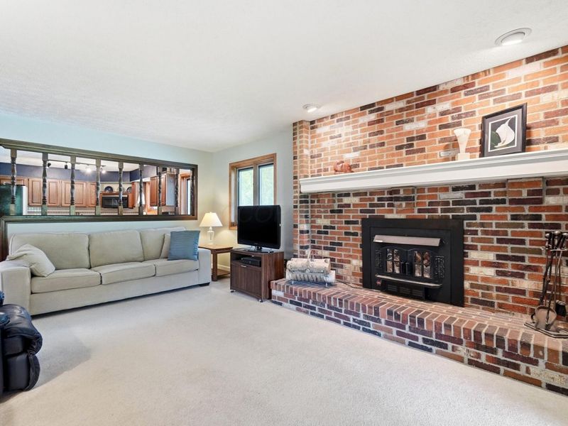 5421 Harrisburg Georgesville Road, Grove City, OH 43123 Photo 5