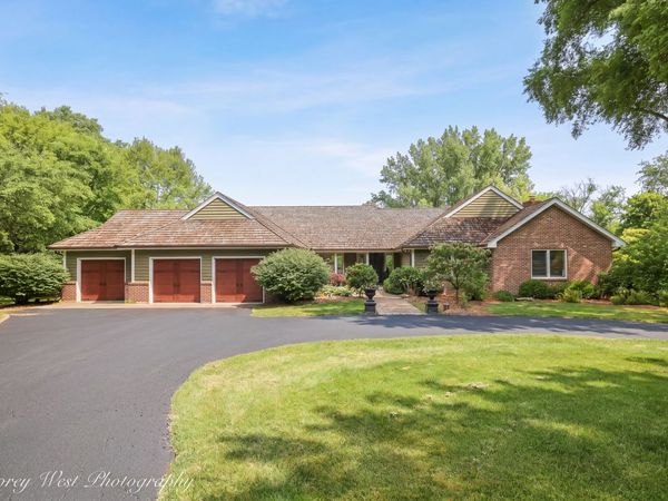 39W944 Deer Run Drive , St. Charles, IL 60175