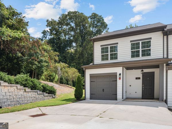 2893 Royal Heights Drive, Atlanta, GA 30318