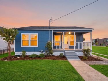 409 S Barnett Avenue, Dallas, TX 75211