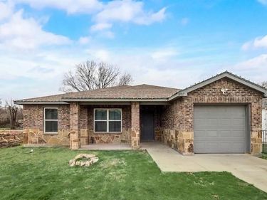 3807 Alsbury Street, Dallas, TX 75216