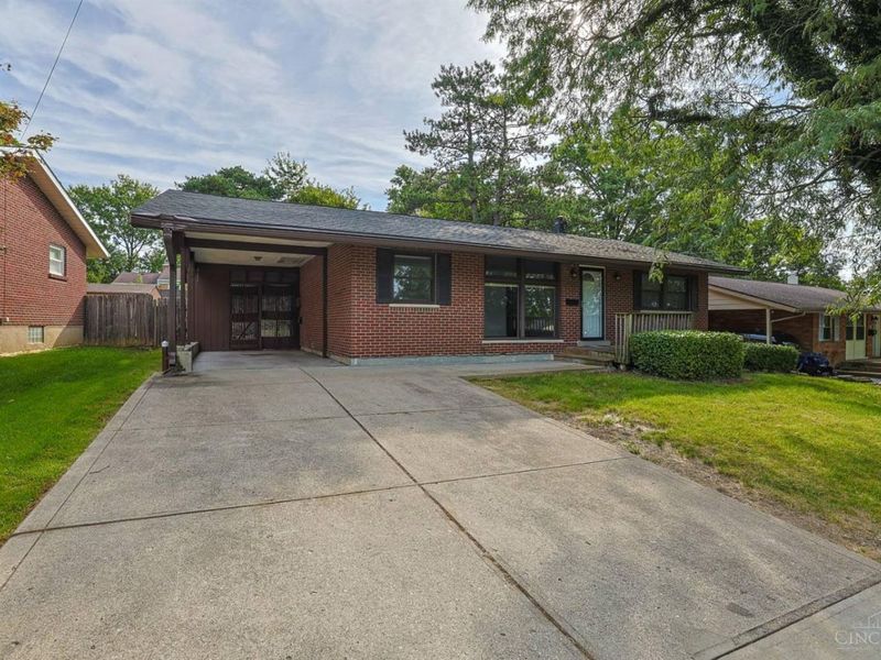 716 Cranford Drive, Forest Park, OH 45240 Photo 2