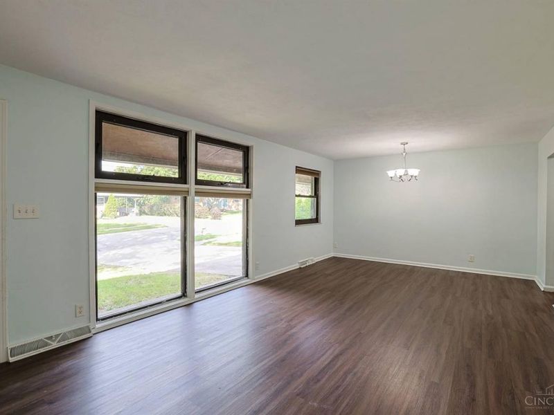 716 Cranford Drive, Forest Park, OH 45240 Photo 5