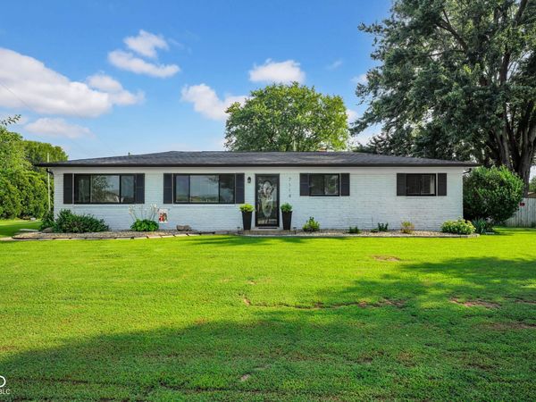 7114 S Midland Avenue, Columbus, IN 47201