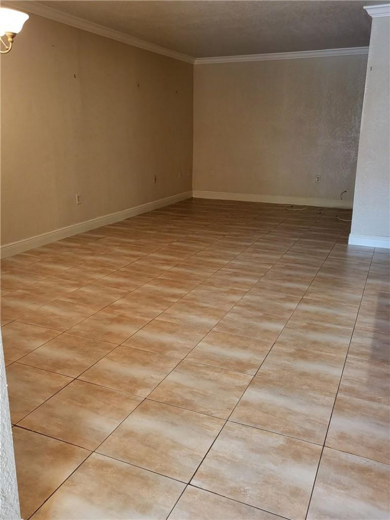 780 NE 199th Street, Unit 101E, Miami, FL 33179 Photo