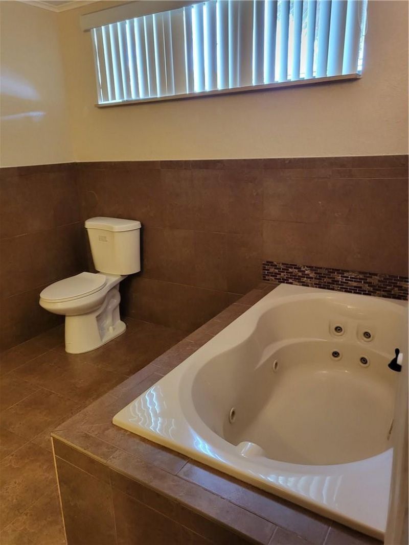 780 NE 199th Street, Unit 101E, Miami, FL 33179 Photo