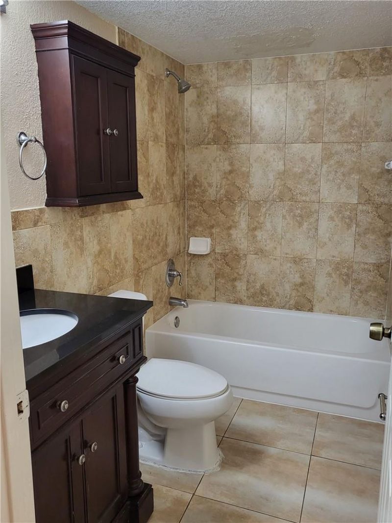 780 NE 199th Street, Unit 101E, Miami, FL 33179 Photo