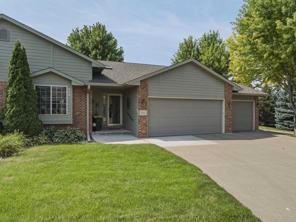 2311 W Brook Haven Pl Pl, Sioux Falls, SD 57108