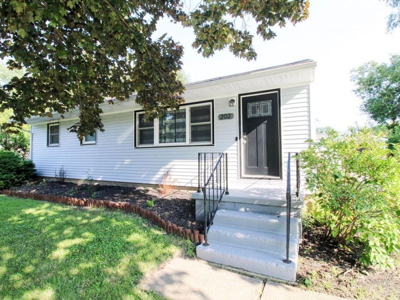202 W Strub Road, Sandusky, OH 44870 Photo 2