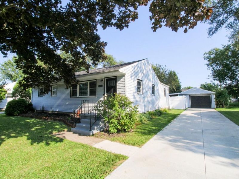 202 W Strub Road, Sandusky, OH 44870 Photo 3