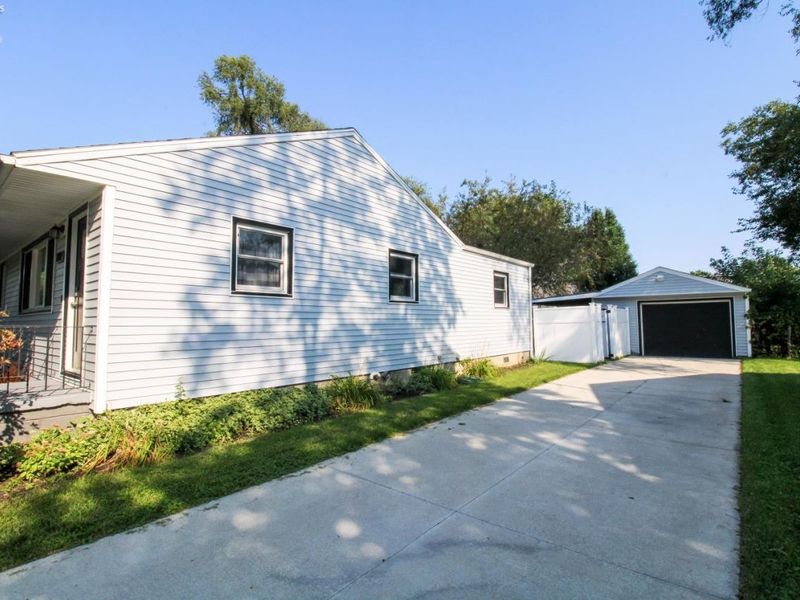 202 W Strub Road, Sandusky, OH 44870 Photo 4