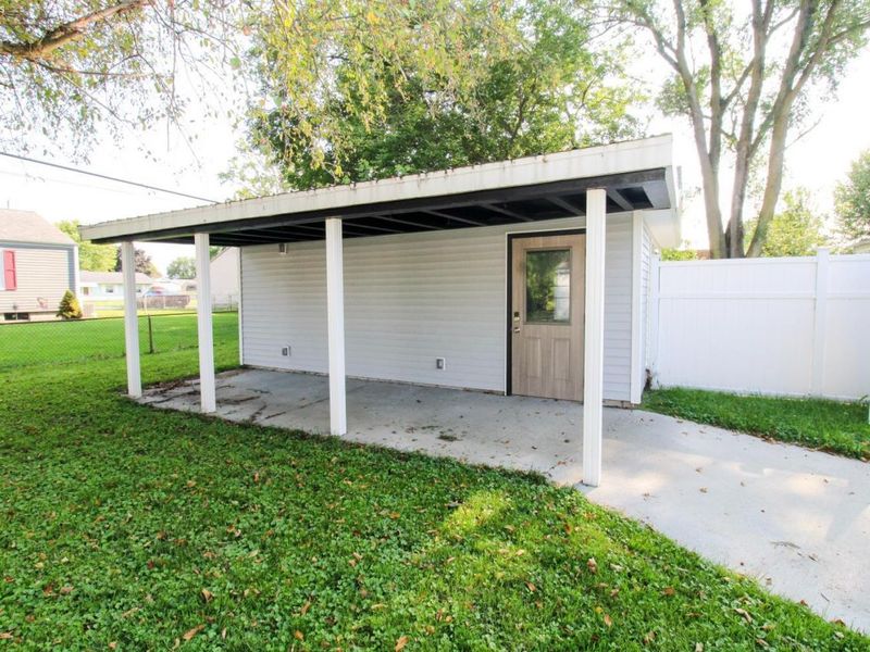 202 W Strub Road, Sandusky, OH 44870 Photo 6