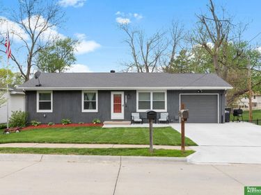 3210 N Main Street, Elkhorn, NE 68022