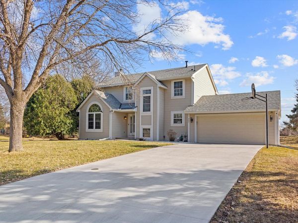 952 Moonlight Drive , Woodbury, MN 55125