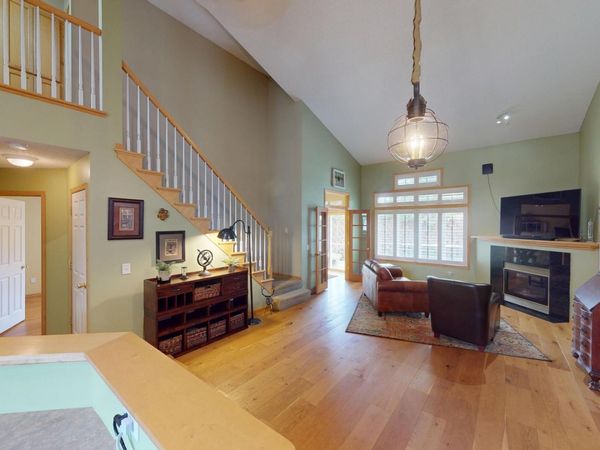 915 Kimberly Lane , Chanhassen, MN 55317