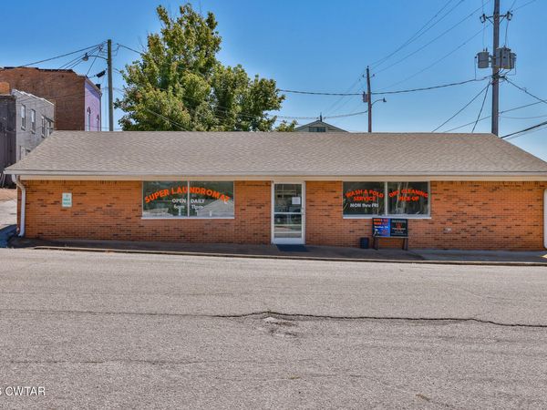 151 W Maple St , Dresden, TN 38225