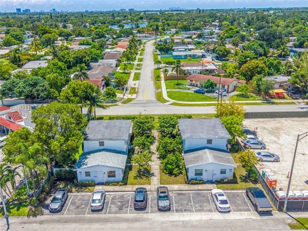 3740 W Hallandale Beach Blvd , Hollywood, FL 33023