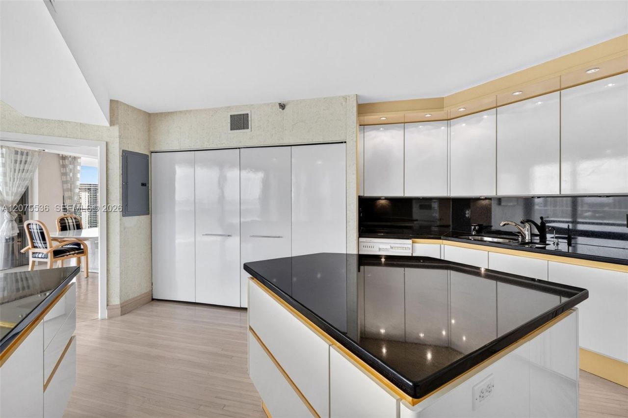 19707 Turnberry Way, Unit 22AB, Aventura, FL 33180 Photo