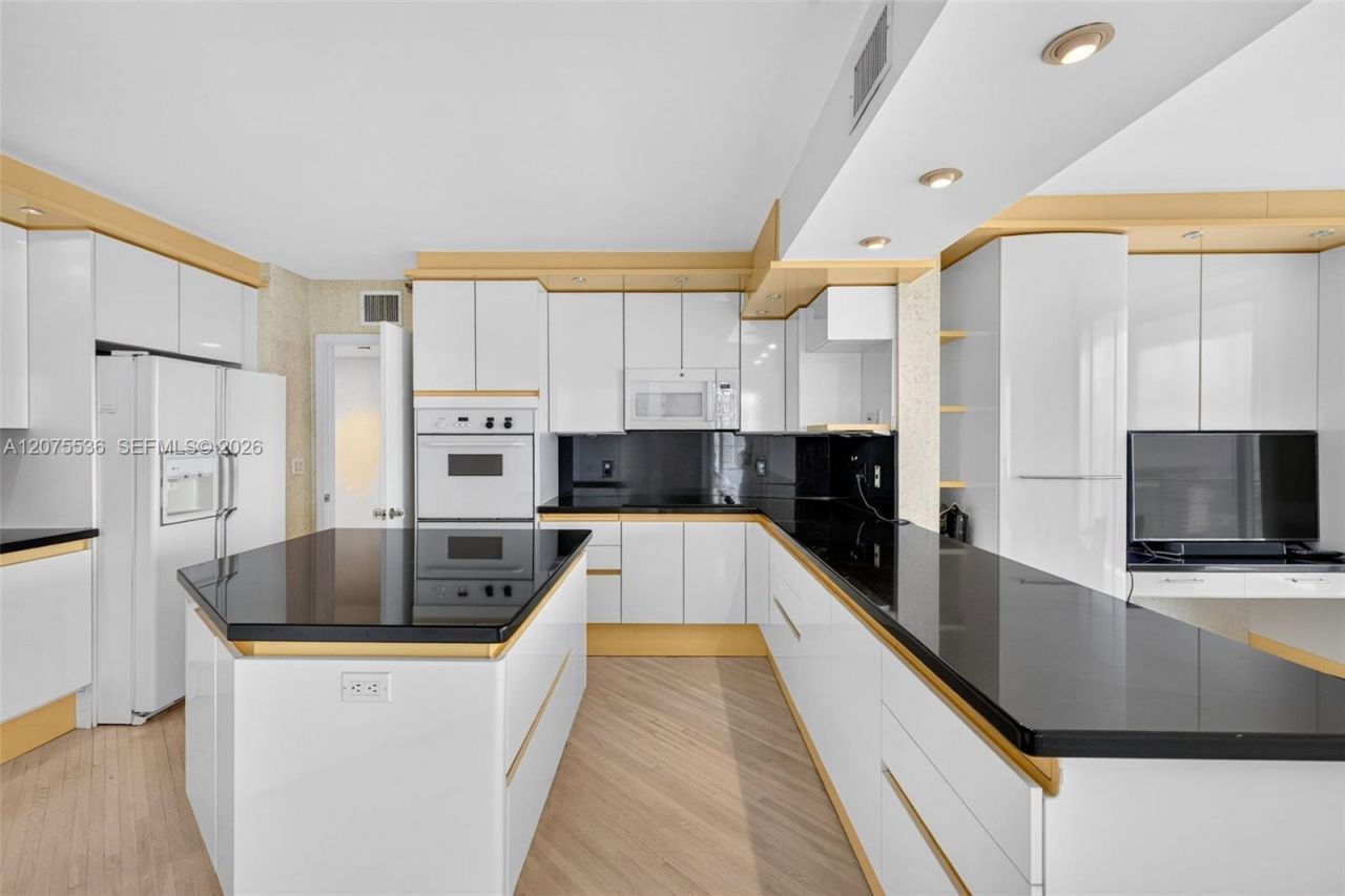 19707 Turnberry Way, Unit 22AB, Aventura, FL 33180 Photo