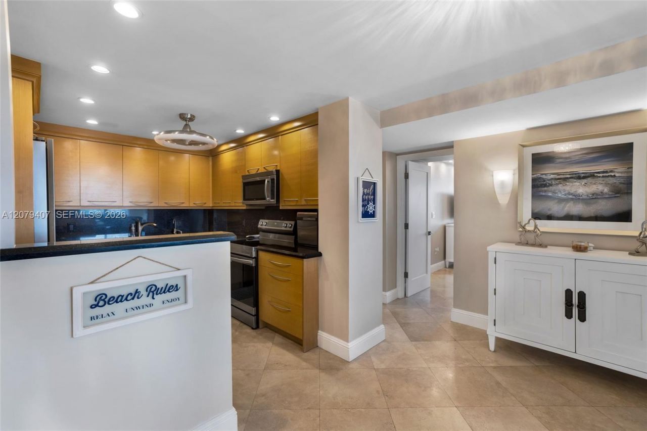 1985 S Ocean Dr, Unit 10E, Hallandale Beach, FL 33009 Photo