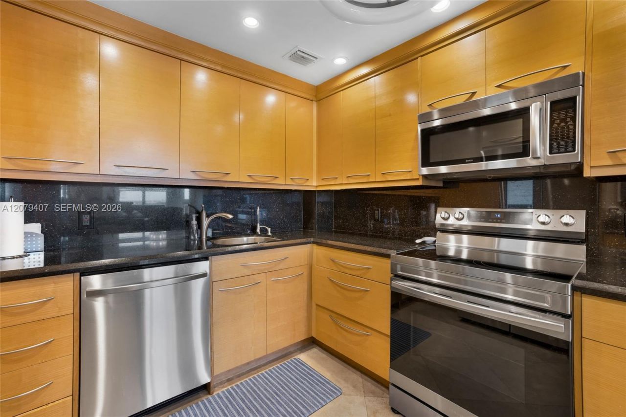 1985 S Ocean Dr, Unit 10E, Hallandale Beach, FL 33009 Photo
