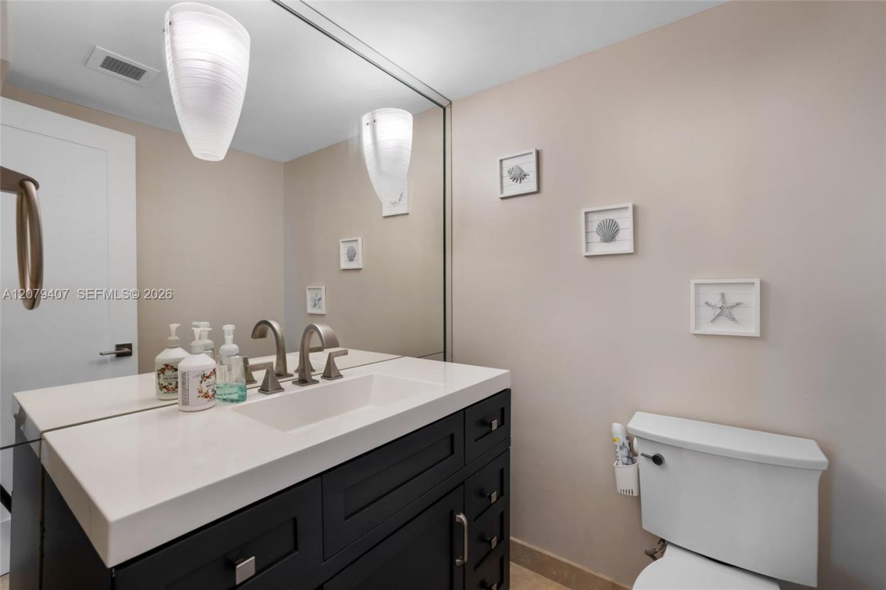 1985 S Ocean Dr, Unit 10E, Hallandale Beach, FL 33009 Photo