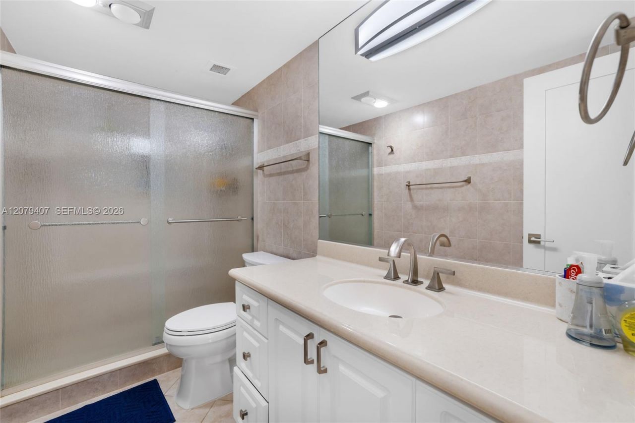 1985 S Ocean Dr, Unit 10E, Hallandale Beach, FL 33009 Photo