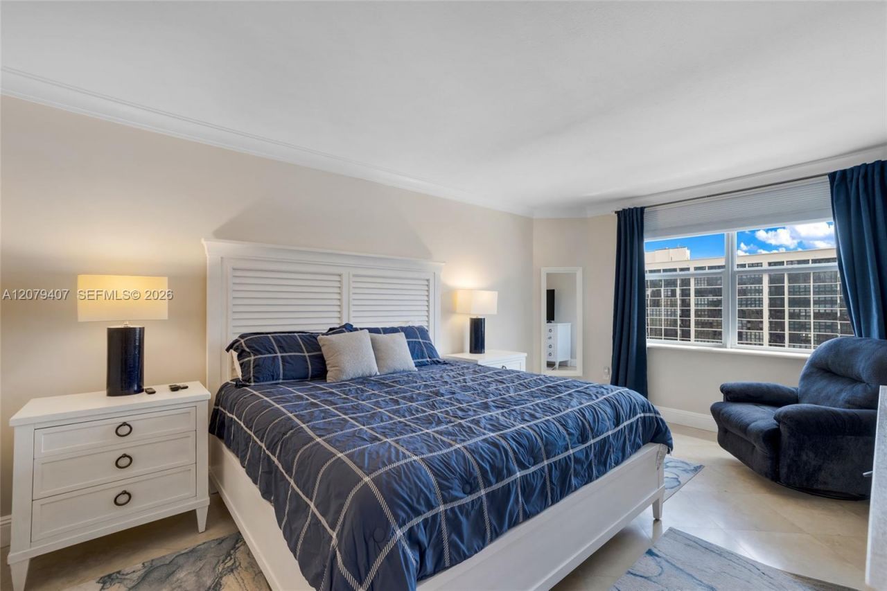 1985 S Ocean Dr, Unit 10E, Hallandale Beach, FL 33009 Photo