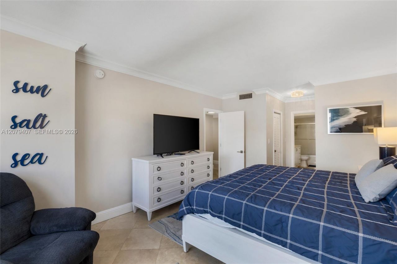 1985 S Ocean Dr, Unit 10E, Hallandale Beach, FL 33009 Photo