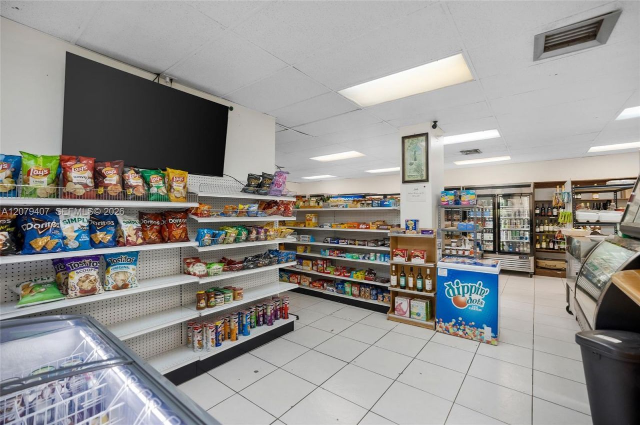 1985 S Ocean Dr, Unit 10E, Hallandale Beach, FL 33009 Photo