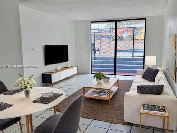 9678 Fontainebleau Blvd , Unit 111, Miami, FL 33172