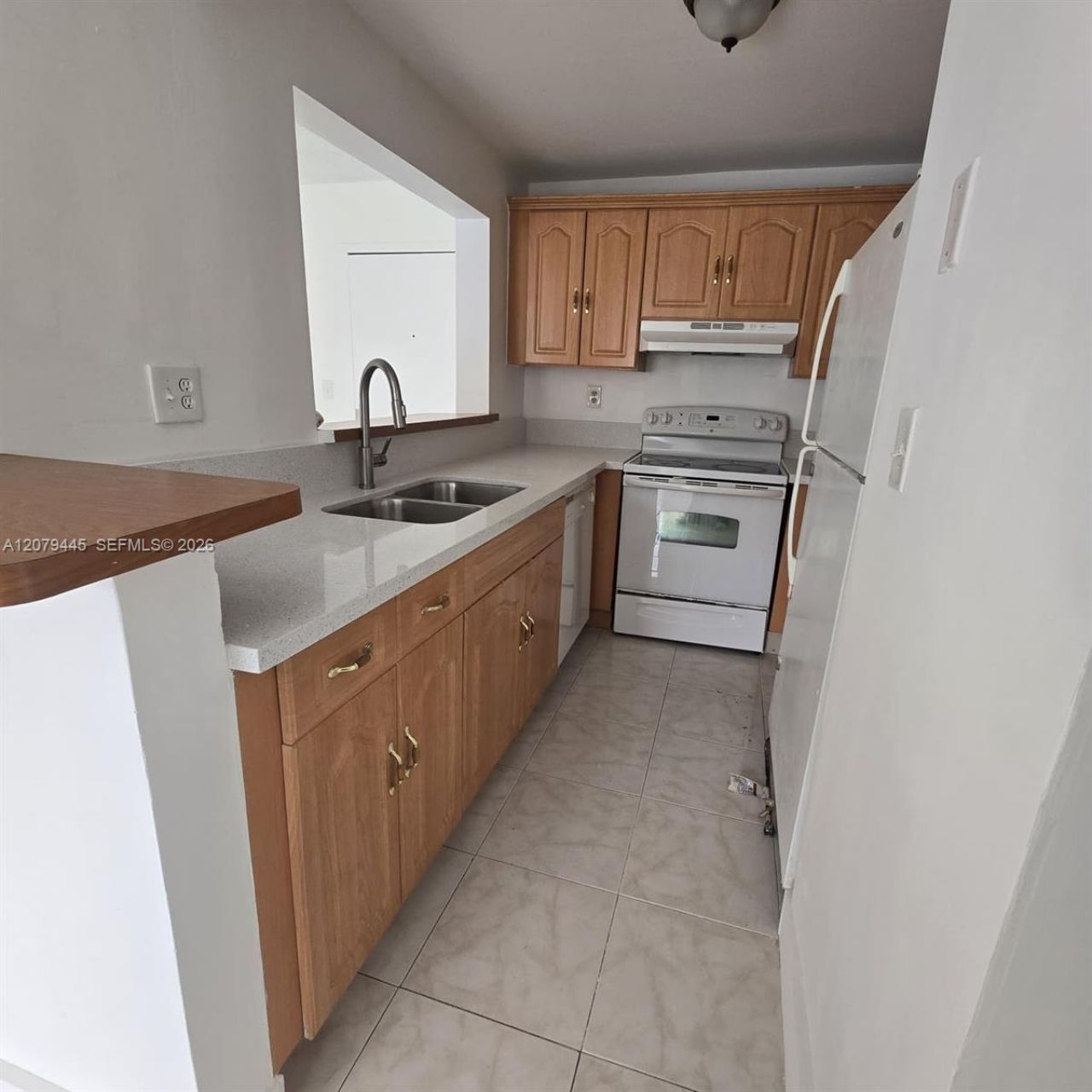9678 Fontainebleau Blvd , Unit 111, Miami, FL 33172 Photo