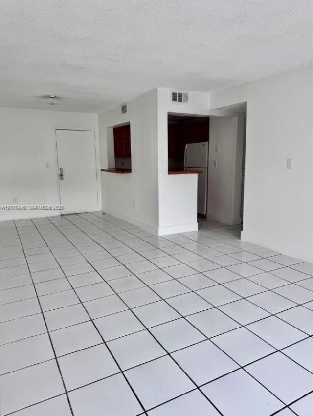 9678 Fontainebleau Blvd , Unit 111, Miami, FL 33172 Photo