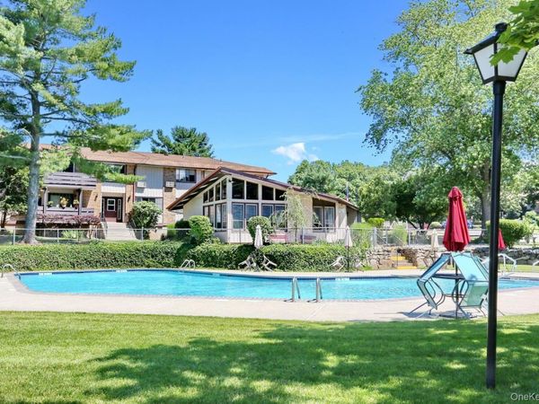 174 Sierra Vista Lane , Valley Cottage, NY 10989