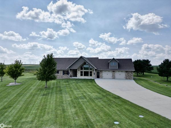3467 Rolfe Ave, Lake View, IA 51450