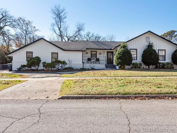 515 W Delaware Street , Tahlequah, OK 74464