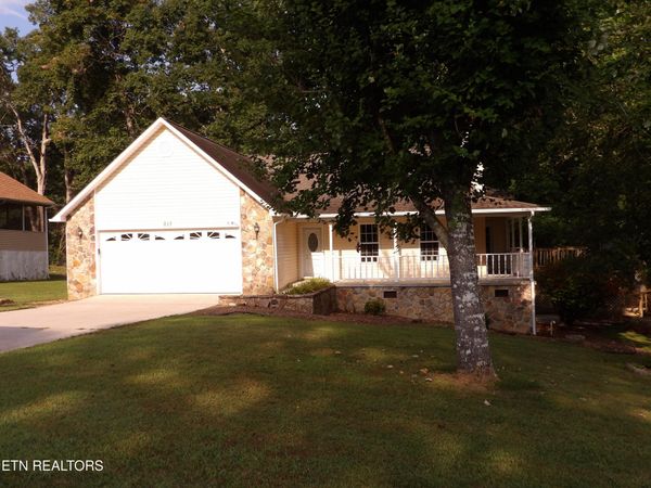 213 Kings Row , Crossville, TN 38571