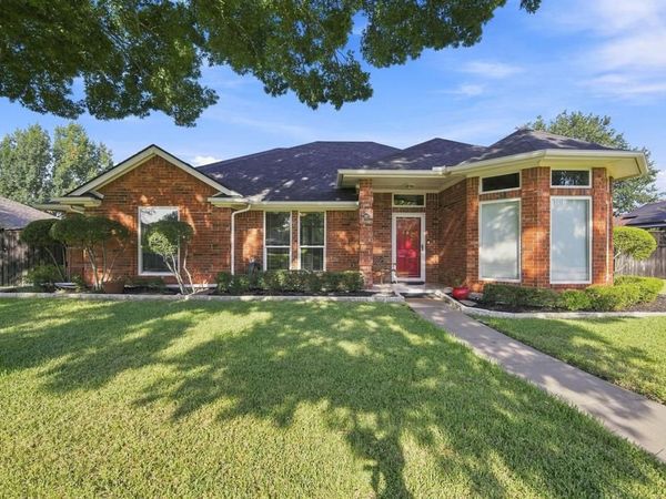 214 Barbara Way, Red Oak, TX 75154