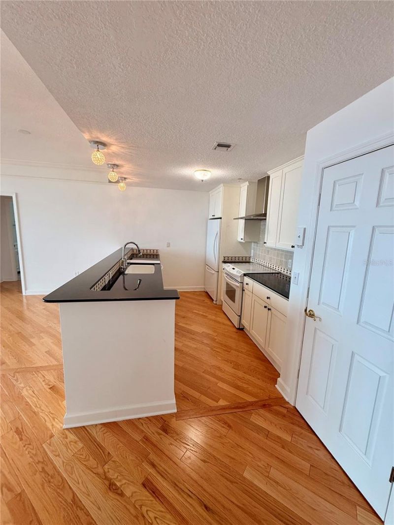 750 N Tamiami Trail , Unit 1609, Sarasota, FL 34236 Photo