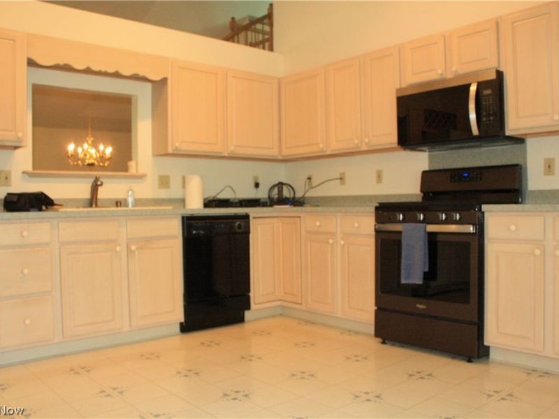 22275 Harvest Oval, Strongsville, OH 44149 Photo 9