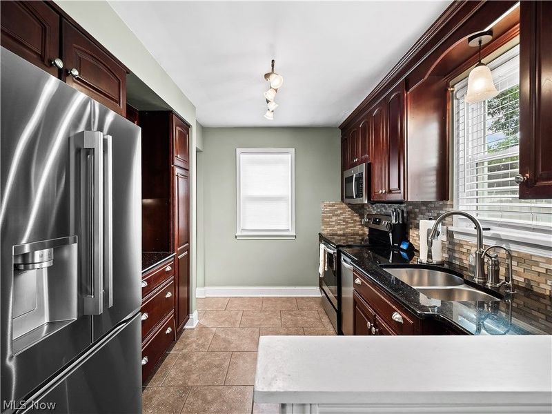16087 Brinbourne Avenue, Middleburg Heights, OH 44130 Photo 20