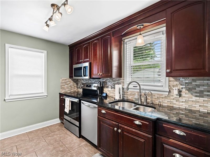 16087 Brinbourne Avenue, Middleburg Heights, OH 44130 Photo 22