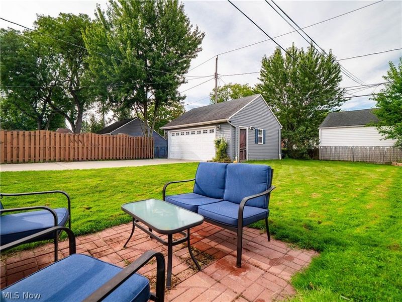 16087 Brinbourne Avenue, Middleburg Heights, OH 44130 Photo 5