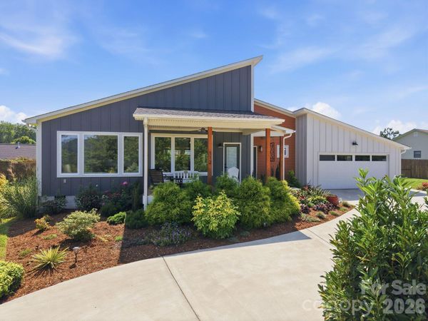 112 Upper Grove Lane, Weaverville, NC 28787