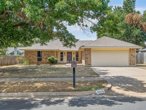 404 Willow Branch Road, Norman, OK 73072