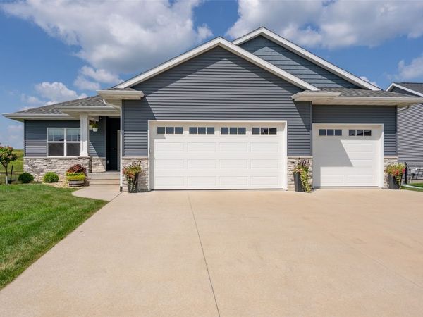 3176 Artesian Road , Marion, IA 52302